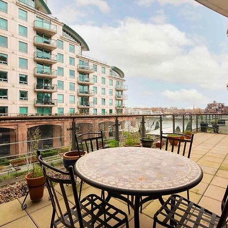 Terraced Riverview Apartment London Exterior photo